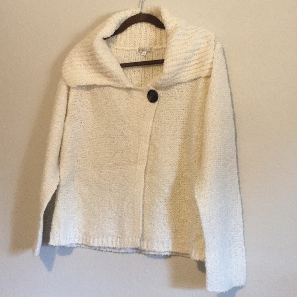 Avalin sweater size S
